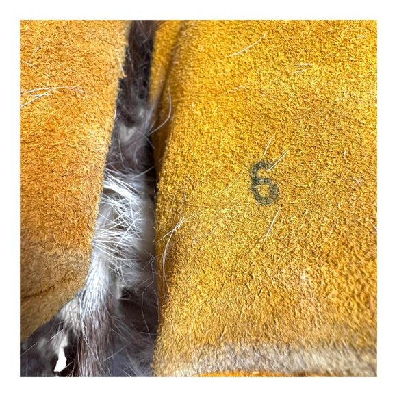 Vintage Handmade Fur & Suede Beaded Moccasins Native American Design Women 6 - Picture 4 of 12